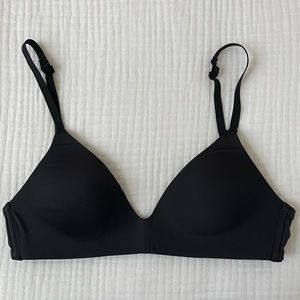 SKIMS Wireless Form T-Shirt Demi Bra